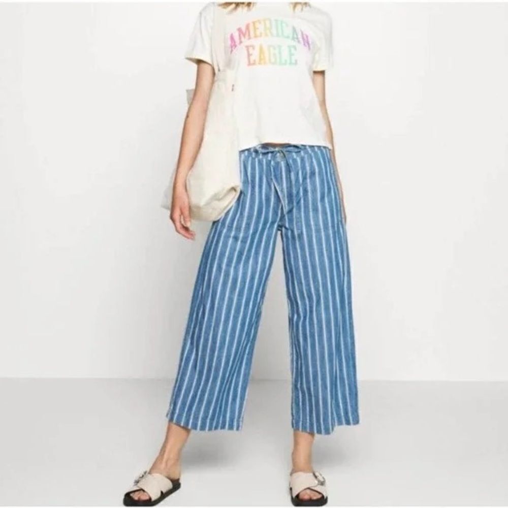 American Eagle Super High Rise Blue & White Striped Wide Leg Pants Size 2 Reg